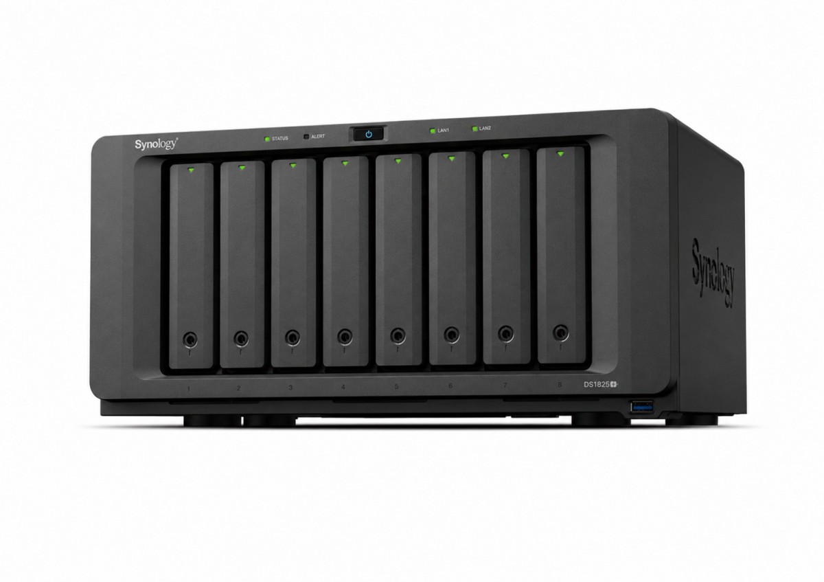 NAS DS1825neo+ 8x0HDD 2,2Gh z 1x4GB 2x2,5GbE 3Y