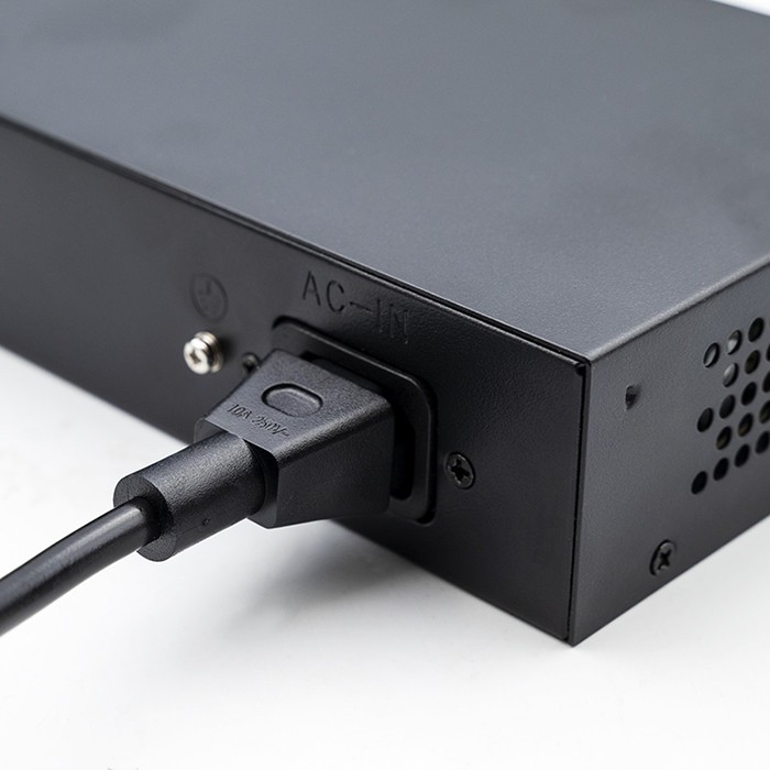 Przełącznik sieciowy SWITCH FAST Ethernet 8x RJ45 PoE 2x RJ45 Uplink 1x SFP | 120W | 1000Mb/s